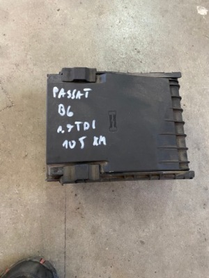 Коробка запобіжників volkswagen оригінальний номер 3c0937125 фото №1