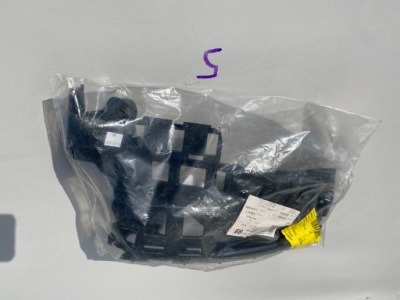 Направляющая бампера левый задняя porsche macan 95b фото №1