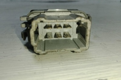 Кнопка керування вікон лівих передніх двері renault фото №1