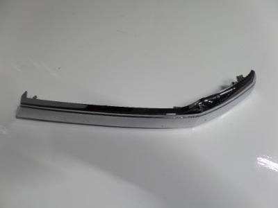 Toyota hilux viii молдинг хром решітка лівий середина фото №1