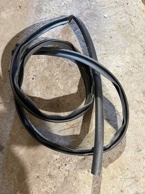 Jeep commander xk прокладка кузовная правая фото №1