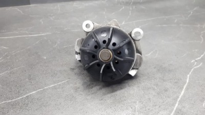 70904100 насос воды renault master ii 2.5dci фото №1