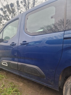 Peugeot partner iv дверь левая задние 2018- цвет niebieski ejg фото №1