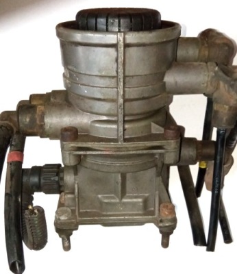 Knorr-bremse 0486205006 клапан управляющий, полуприцеп фото №1