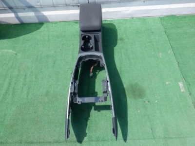 Audi a5 8t coupe подлокотник 8k0864981d фото №1