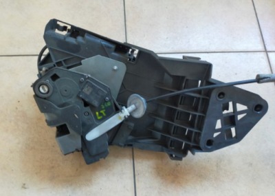 Volvo v60 s60 замок двері лівий задня 31301742 фото №1