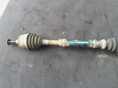 Привідний вал права passat b5 1.8t aeb фото №1