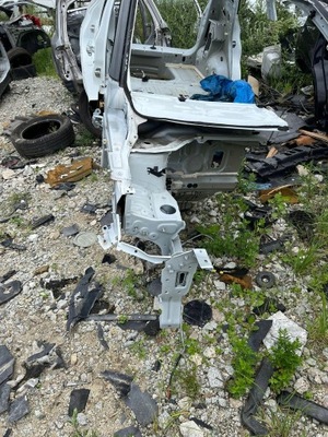 Чверть лонжерон правий перед renault captur фото №1