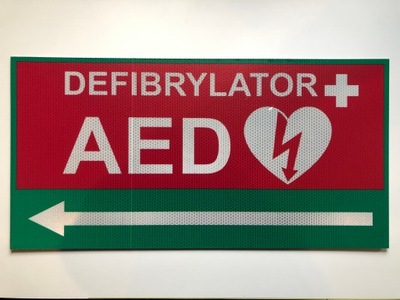 Naklejka odblaskowa oznaczenie kierunek do AED