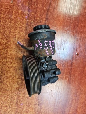 Насос підсилювача toyota avensis t25 2.2 d-cat 07' фото №1