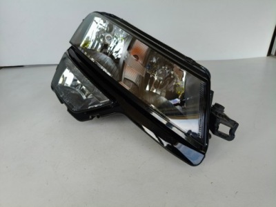 Лампа правая фара skoda karoq 57a 17- фото №1