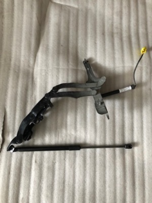 Porsche panamera 971 патрон капот петля 971823295 фото №1