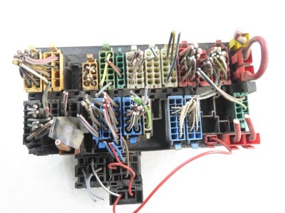 Коробка запобіжників vw transporter t4 фото №1