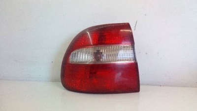 FARO IZQUIERDA PARTE TRASERA VOLVO V40  