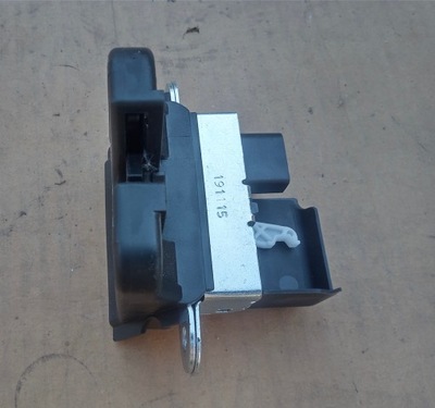 Замок кришки tyłvw golf vii 5g6827505 фото №1