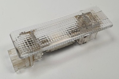 Лампа освещение салона vw new beetle ii 5k0947101 фото №1