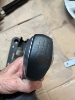 Ручка перемикання передач peugeot 2008 11- 9825035480 рамка чохол важеля перемикання передач фото №1