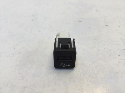 BMW 2 F44 GRAND CUPÉ 21 RANURA PORT USB 74558010  