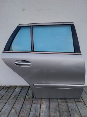 Двері праве задні mercedes w211 c723 kombi фото №1