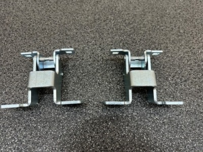 Ferrari roma spider петля петли крышки багажника 851319 / 851321 фото №1