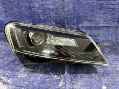 Skoda superb iii 3 правая лампа ксенон фото №1