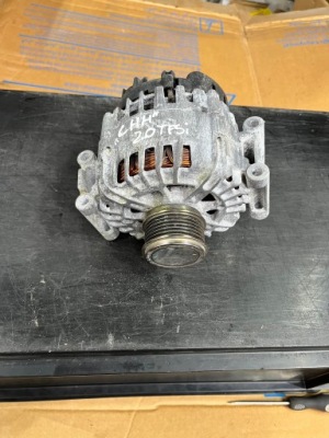 Генератор audi оригинальный номер 06j903023h фото №1