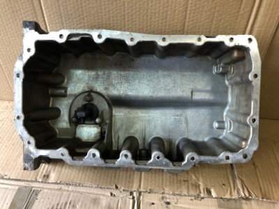 Audi 2.0 tdi cba поддон масляная датчик 03g103603ab фото №1