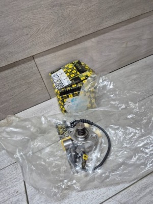 12638. ferrari 458 california помпа паливна 267235 фото №1