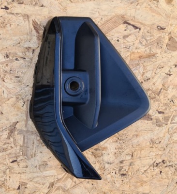 Audi q4 e tron решітка права передня перед 89a фото №1