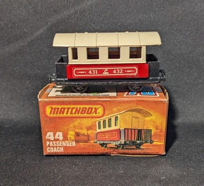 MATCHBOX SUPERFAST No.44 PASSENGER COACH WAGON OSOBOWY 1978