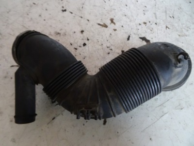 Труба воздухозаборник воздуха 3c0129654p volkswagen passat b6 фото №1