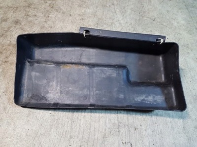 SCHOWEK BAGAŻNIKA VW PASSAT B3 KOMBI