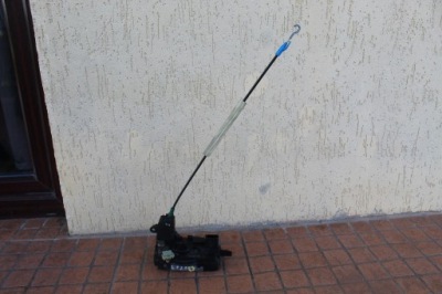 Замок двері лівий перед 4 pin opel zafira b 13210748 фото №1