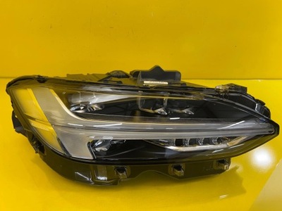 Лампа правая volvo v90 s90 led 32228677 фото №1