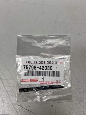 PAD DE PUERTA EXTERIOR TOYOTA 75798-42030  