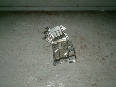 Toyota yaris iii гібрид основа кронштейн інвертора фото №1