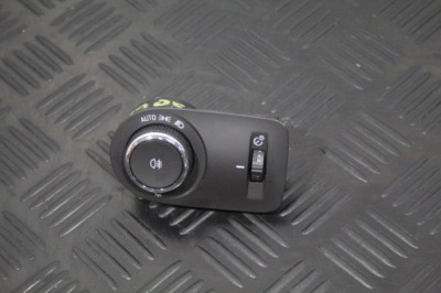 Перемикач вимикач світла opel grandland x 39050758 фото №1