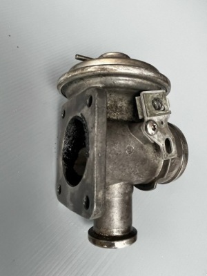 Клапан egr bmw 5 e39 оригінальний номер 2.0d m47 778545204 фото №1