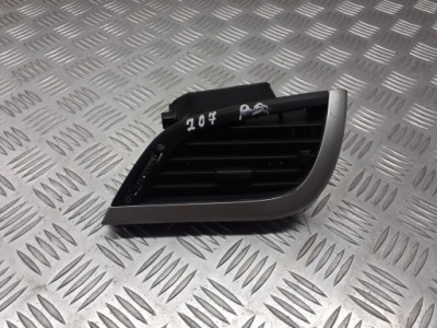 Решітка права обдув peugeot 207 9650088477 фото №1