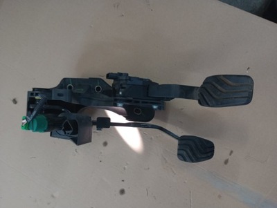 Педаль тормоза газа 180100879r renault captur ii фото №1