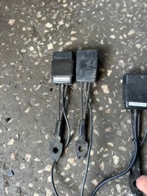 Mercedes b klasa w245 роз'єм кліпса поперечина пряжка штекер перед датчик фото №1