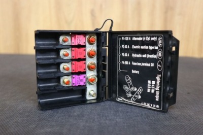 Mercedes slk r170 корпус коробка распределитель предохранителей a1705450301 фото №1