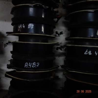 Динамик динамики audi a4 b7 8e0035411 фото №1