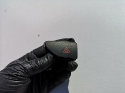 Captur выключатель кнопка аварийных 252907372r фото №1