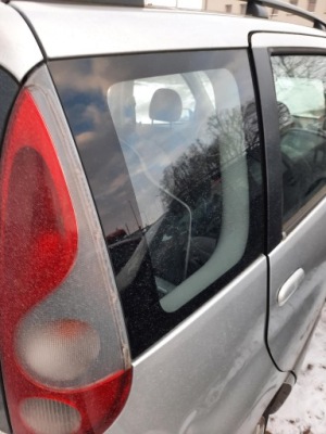 Задняя правая стекло кузовная toyota yaris verso фото №1