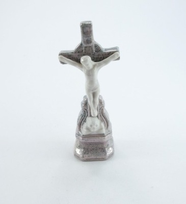 S8 Stara porcelanowa figurka Pasyjka Krzyż Krzyżyk
