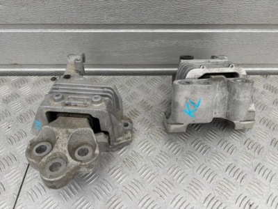 Jeep cherokee kl кронштейн подушка двигуна коробки 2.2 68275805aa 68141400ag фото №1