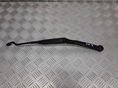 Важіль двірники правий перед nissan primera p11 фото №1