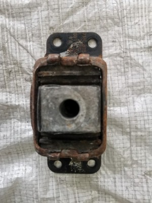 Подушка втулка рычага задняя vw sharan 7m0505221c фото №1