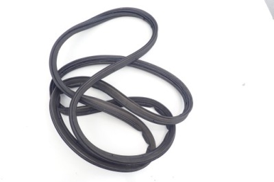 Toyota rav4 v 2020- прокладка кришки багажника задня фото №1